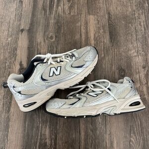 New Balance 530 white/navy, Women's 8.5 / Men's 7